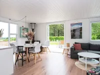 스트루어의 8인 홀리데이 홈