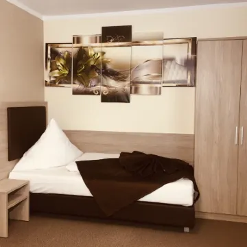 Hotel Glinde Hotels near Billtalstadion