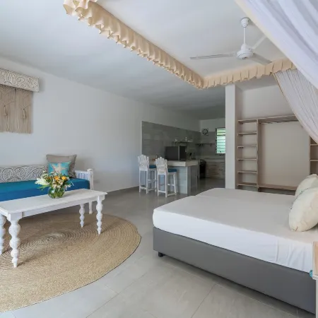 Hibiscus Home & Apartments