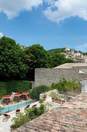 PANTOUFLE Отели в г. Крест