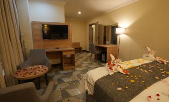 LA Hotel and SPA