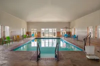 La Quinta Inn & Suites by Wyndham Shawnee - piscine