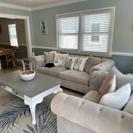 Beautifully Renovated 1st Floor Condo - Walk to Beach - Sleeps up to 8