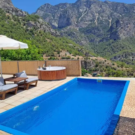 Kabak Freedom Deluxe Hotel