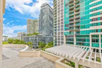 Modern 2-Bd Condo in the Heart of Midtown Miami - Kolam Renang Peribadi