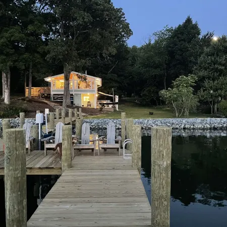 Renovated, Waterfront, Large Private Deep Water Dock, Cowboy Pool, Fire Pit