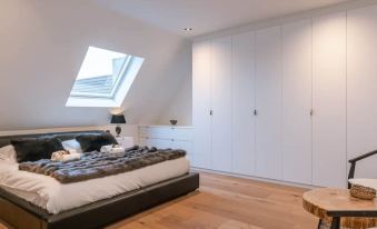 Huswell - Luxurious Apartment with Parking