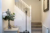 Charming 2 Bed House in Tewkesbury Centre