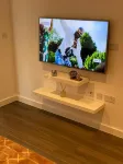 Inviting 4-Bed Apartment in Dartford Hotels in Dartford