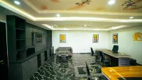 247 Luxury Hotel & Apartment Ajah - bar