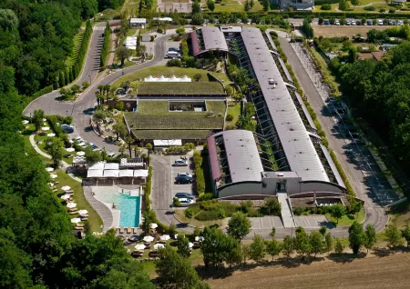 Relais Bellaria Hotel & Congressi Отели рядом с достопримечательностью «Savena Beach Arena»