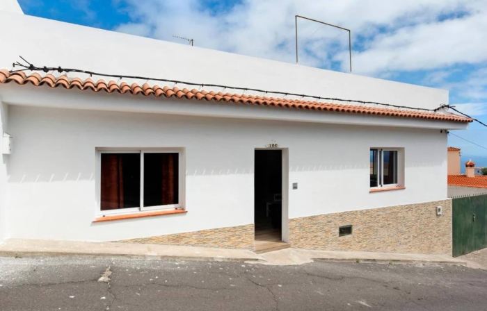 Holiday Home in Garachico with Mountain Views
