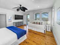 The Pool House 5 Bedroom Home by RedAwning - parking