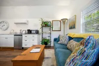 To the Moon Cozy Studio for 2 Hotels in Broken Bow