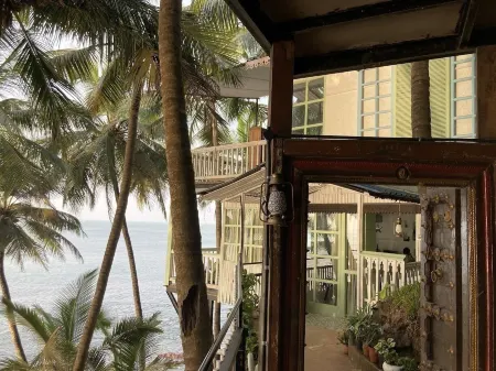 Belantara Beach Front Отели рядом с достопримечательностью «tarkarli beach malvan»