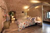 Fort Vuren Hotels in Leerdam