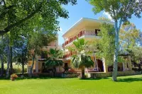 NUSA suites & villas