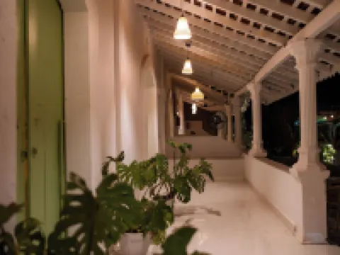 Cali Stays & Cafe By the Bay Hotels in Chapora