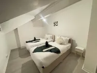 Cosy Contractor Stay-Sleeps 4 Hotels in Garforth