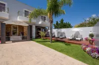 Paradice Hotel Luxury Suites-Near Zorbas Beach-Free Breakfast Hotels in Akrotiri