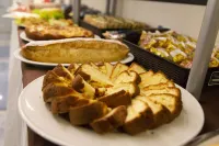 ジュニア ホテルズ ボッコーニ ミラノ - 朝食