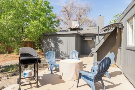 Adventure A-Frame w King Bed, Fire-pit, Grill near Sedona & Arizona wine country