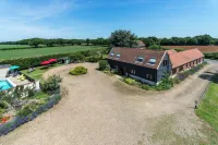 Birds Farm Hotels in 