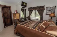 Mountain View Escape - 1BR Ski-in/out Rustic Condo Hotels near King's Covered Bridge