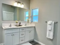 Condo in Quiet Neighborhood, Close to Everything!