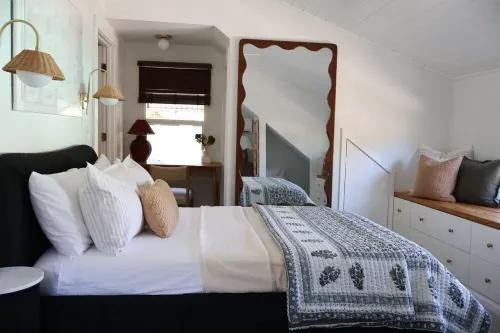 Charming Historic Renovated 1-bed plus guest bed in heart of St Pete!