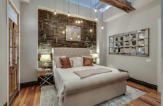 Urban Loft 5,000 SqFt. Sleeps 17 Next to Frankfort Distilleries,PERFECT LOCATION