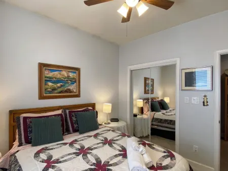 3-bedroom home close to New Mexico State University and the Convention center. Отели рядом с достопримечательностью «Museum of Nature & Science»