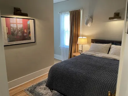 Charming 3 bed 1 bath home. 1 block to St. Mary's. 10 min walk to Mayo downtown. Отели рядом с достопримечательностью «Каскейд Медоу Уэтлендс»