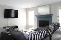 Gorgeous 2 Bed and 2.5 Bath Home Hotels in Riverdale