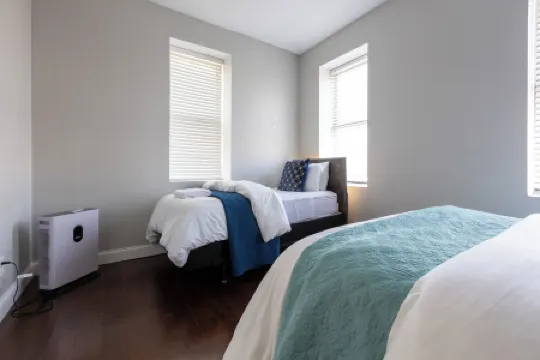 Stunning 3 bedroom Home in the Heart of the Grove Отели рядом с достопримечательностью «Парк Клифтон Хайтс»