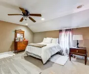 Charming 2-bedroom cabin with WiFi, AC in brilliant Statesville Hotel a Iredell County