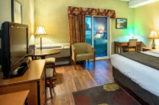 Cedar Meadows Resort & Spa, Ascend Hotel Collection Hotel di Timmins