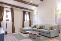 Be Mate Ponte di Rialto Hotels in Castello