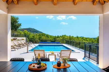 Villa la Meravigliosa Отели в г. Opcina Vodice