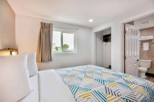 Americas Best Value Inn & Suites Eureka