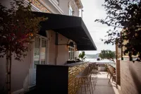 Storytellers Palace - bar
