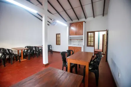 Mango Tree Retreat Отели в г. Мадахапола