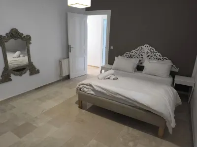 Stylish villa avec parking et piscine Các khách sạn ở 