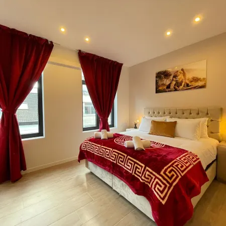 One Lux Stay Near Antwerp Central - 3 Bedroom 1.5 Bathroom
