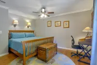 Coastal Charm: Ocean Views, Hot Tub, Fire Pit Near Tide Pools, Surfing, & SFO