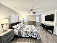 Cozy 3-Bed 2 Bath in Lovely Port Charlotte with Heated Pool and Optional Boat.