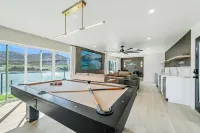Waterfront Private Dock, Boat Ramp & River Views!