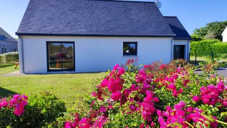 Quiet house a few minutes from the beach