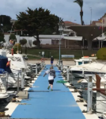 Villa with stunning views,easy access to swimming pool/ beautiful gardens. A/Con