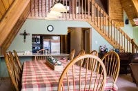 Mountain Chalet W/Pikes Peak View, 10 Bdrms.